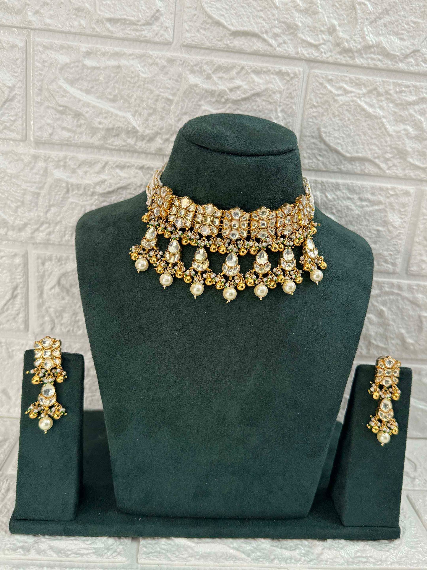 Ivory Pachi Kundan Choker Set