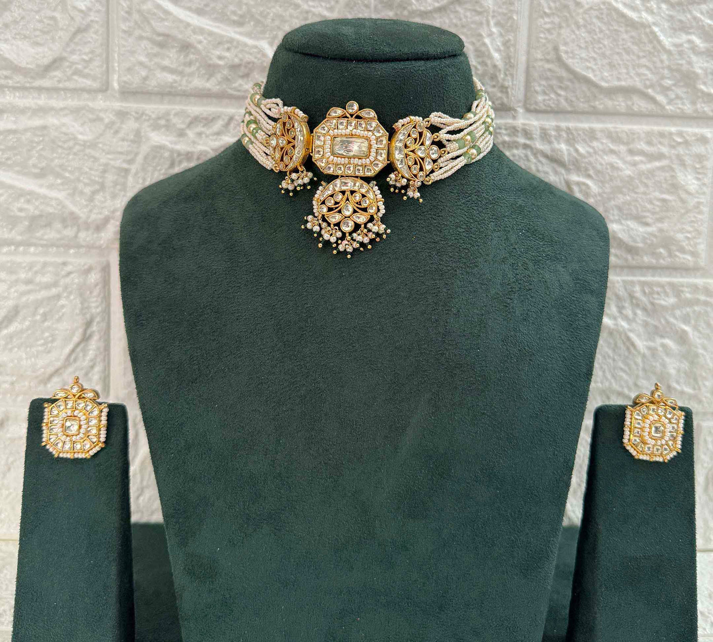 Mini Pachi Kundan Choker Set